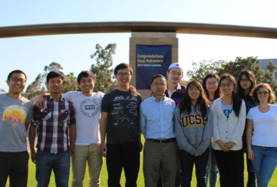 Photo of Yuan Xie with grad students