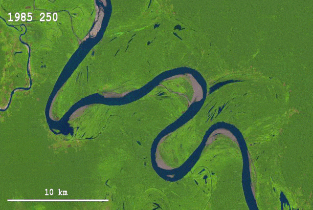 gif image showing how the path of Ucayali River in Peru changed over three decades