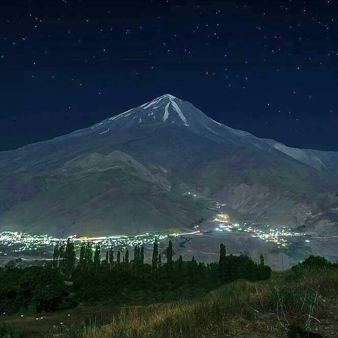 Photo of Iran's Damavand Peak at night