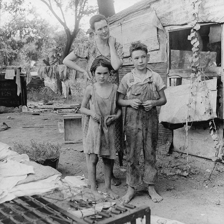 Poor mother and children during the Great Depression (California, 1936)