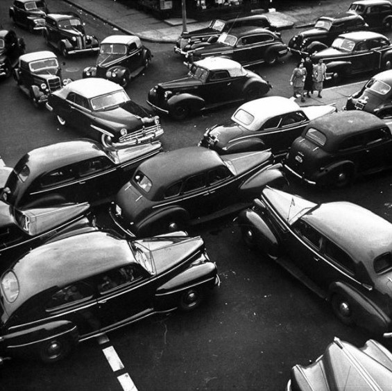 Cornell Capa's photo of traffic jam in New York City on Memorial-Day weekend, 1949