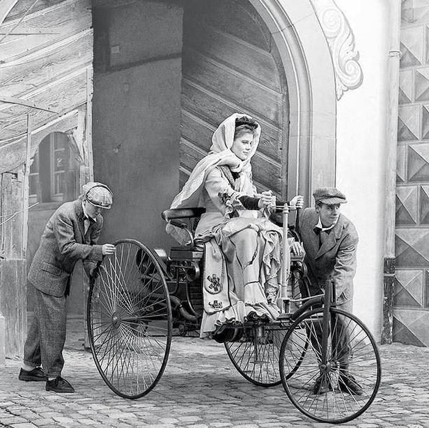 Bertha Benz driving the Benz Patent-Motorwagen, 1886