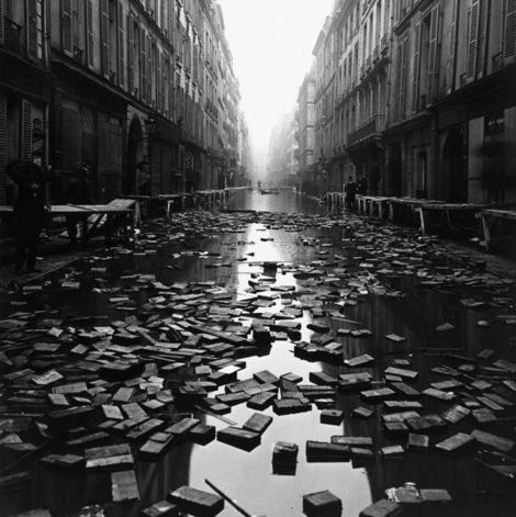 Paris Library flooding, 1910