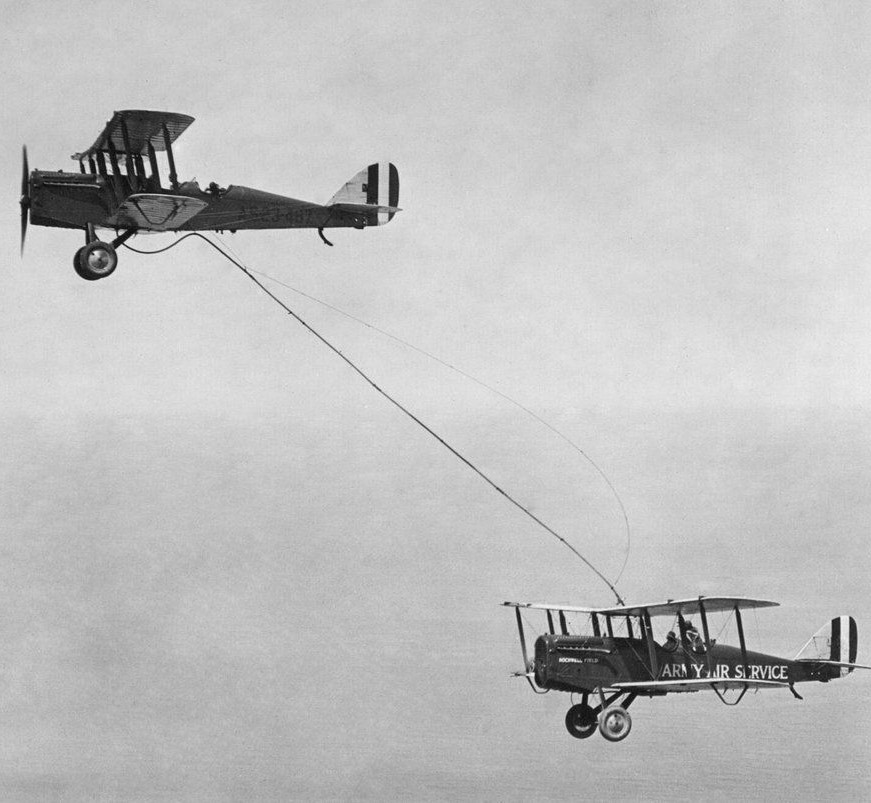 The first aerial refueling, 1923