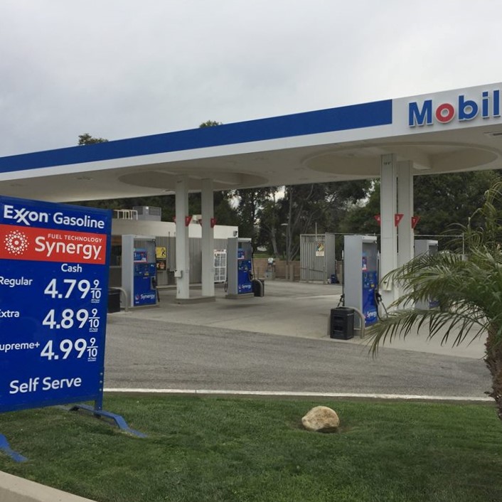 On the mystery of gasoline prices in the Santa Barbara area: Mobil gas station at the intersection of Glen Annie Road and US 101