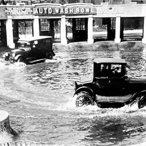 Auto wash bowl: In the early 1920s Chicago, drivers could drive around this bowl several times to clean their car's undercarriage
