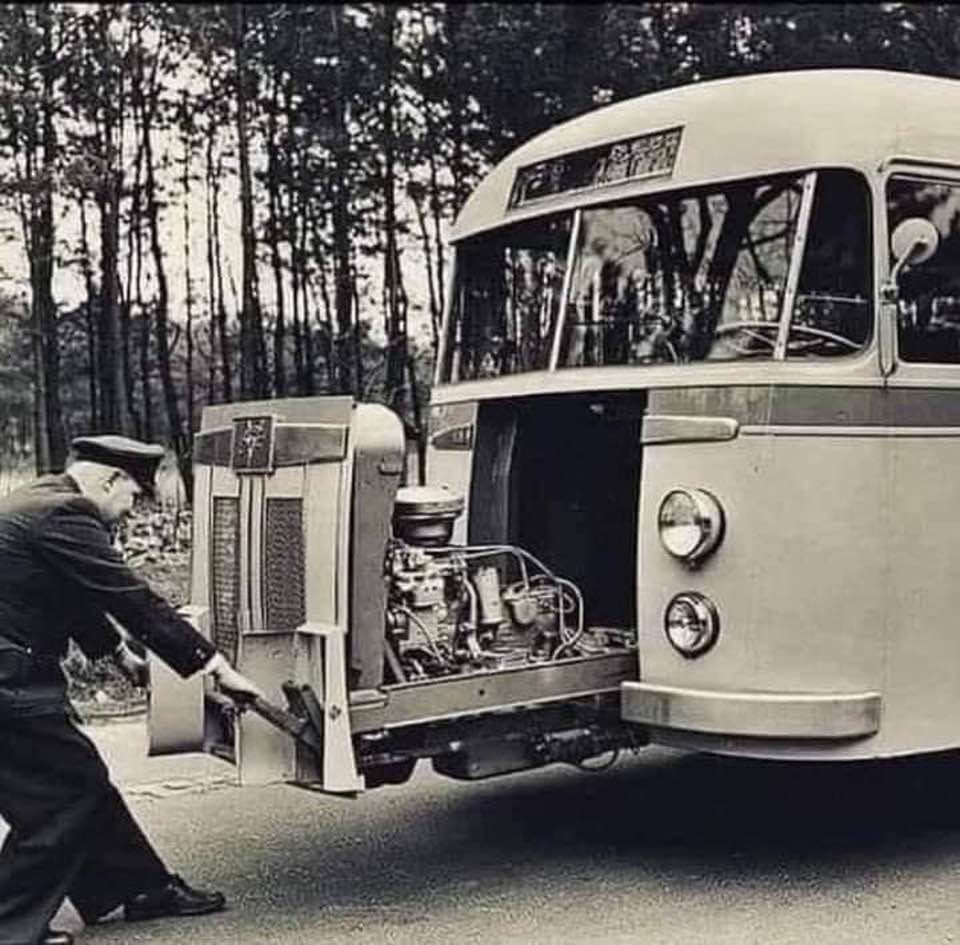 History in pictures: Kudos to designers and engineers, who cared about facilitating the job of the mechanic!