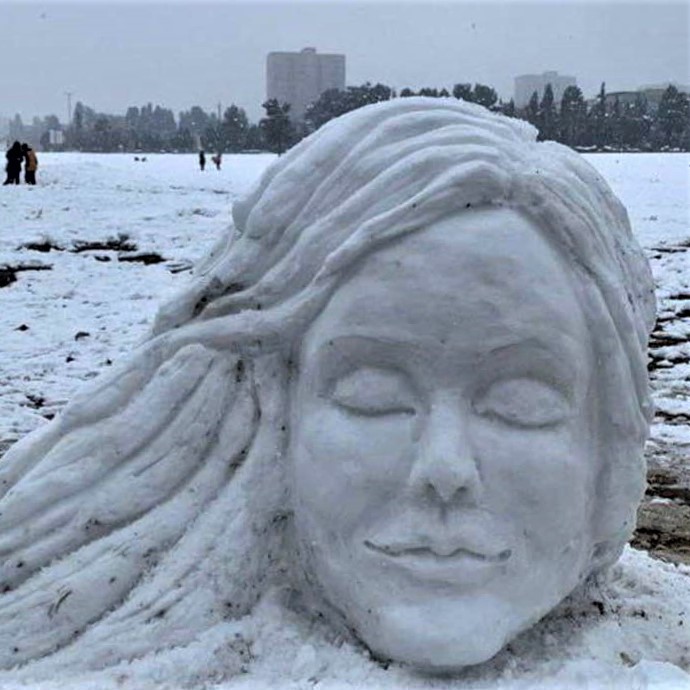 Snow sculpture of #MahsaAmini in Fuladshahr, Isfahan, Iran