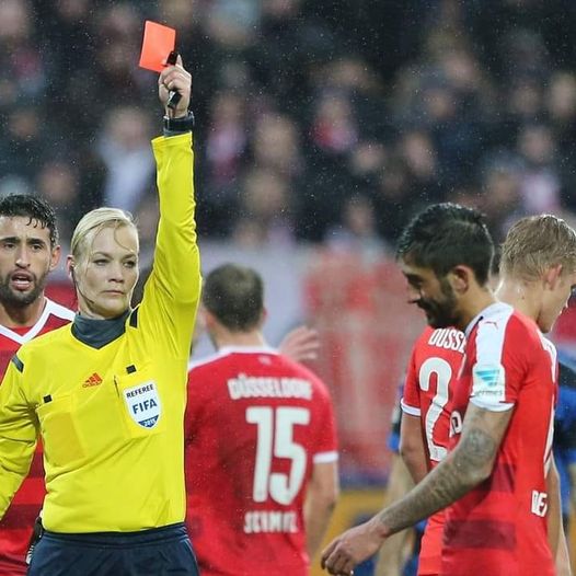 Toxic masculinity in soccer: Male player insults female referee who red-carded him