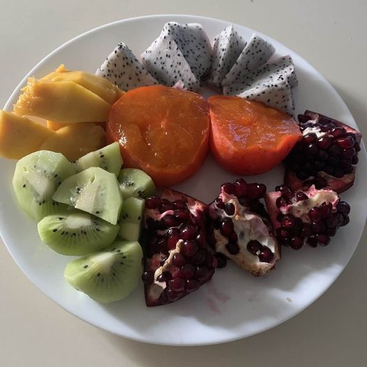 A plate of exotic fruit to celebrate the end of the fall quarter