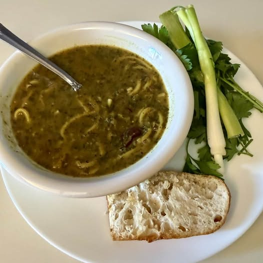 Aash-e reshteh (Persian thick herbs soup with noodles)